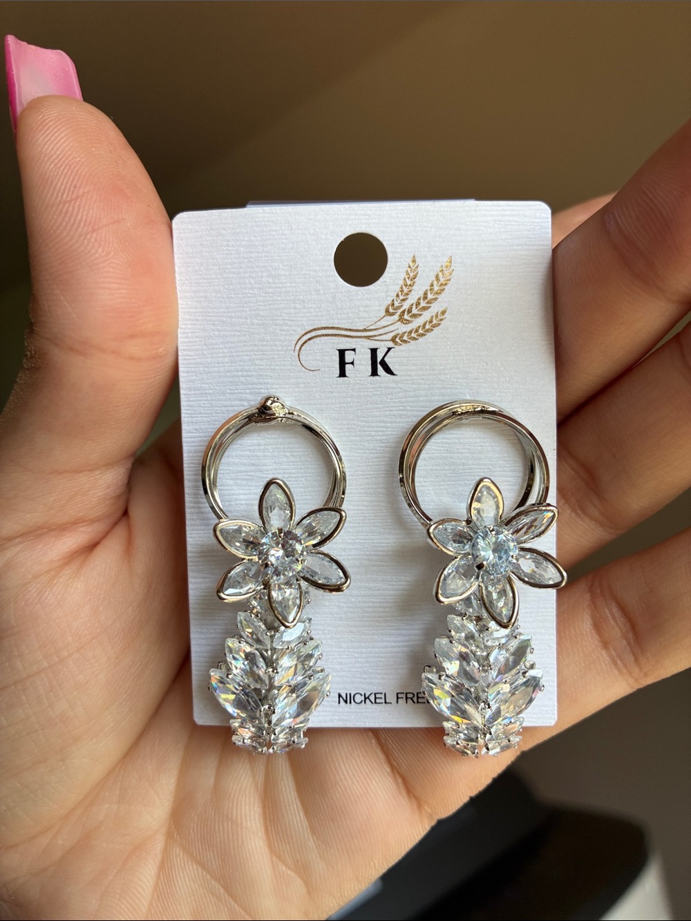 2/$25🎀 Silver Flower Crystal Drop Earrings - Clear